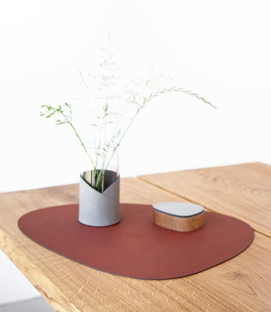 LIND DNA LIND DNA Placemat Curve L Nupo Gerecycled Leer Sienna LIND DNA LIND DNA Placemat Curve L Nupo Gerecycled Leer Sienna