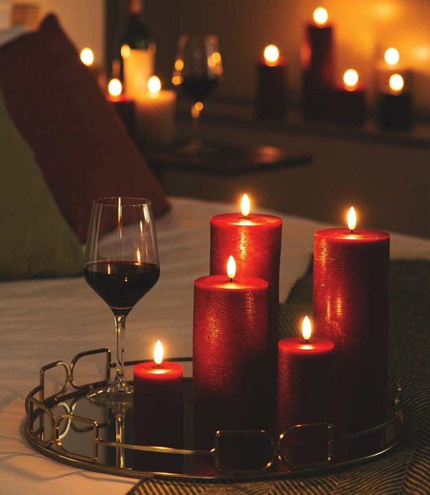 Uyuni Lighting Uyuni Lighting LED pillar candle Ø7.8 x 20cm Rustic Carmine red Uyuni Lighting Uyuni Lighting LED pillar candle Ø7.8 x 20cm Rustic Carmine red