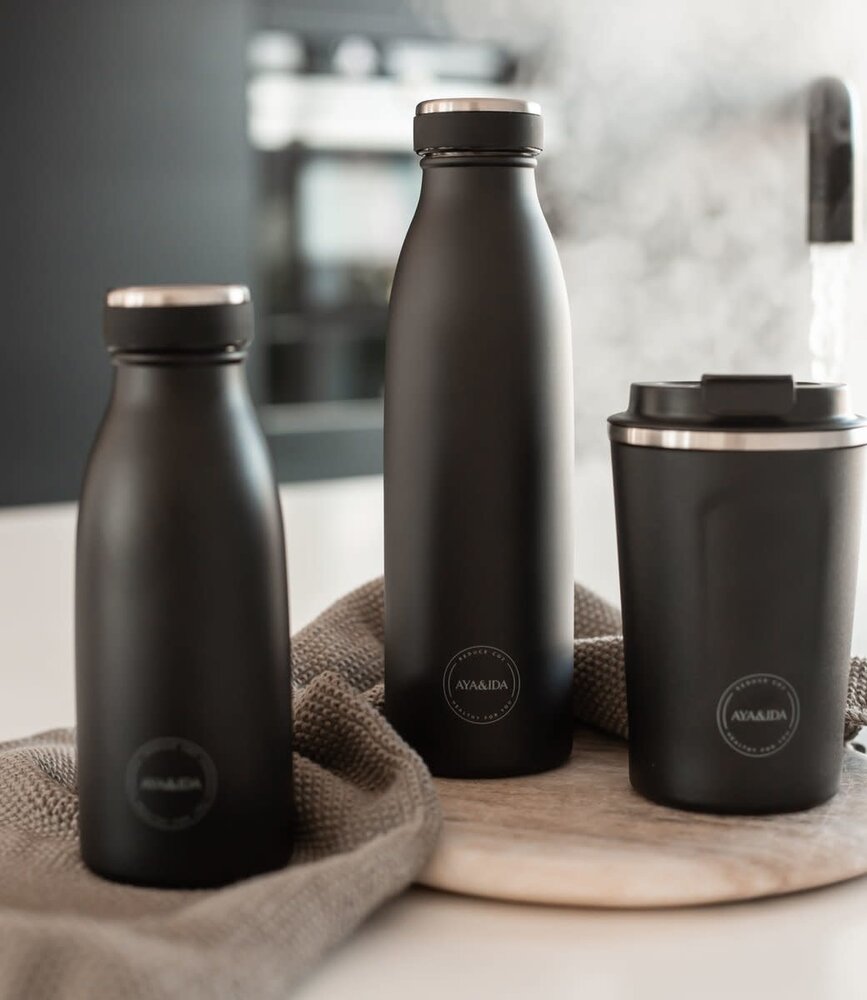 AYA & IDA AYA & IDA Thermo RVS Drinking bottle 750 ml Matt Black AYA & IDA AYA & IDA Thermo RVS Drinking bottle 750 ml Matt Black
