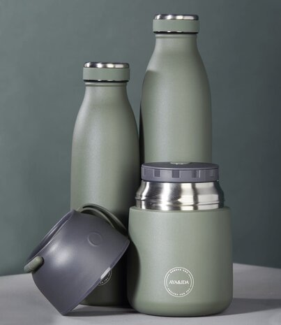 AYA & IDA AYA & IDA Thermo RVS Drinkfles 750 ml Tropisch Groen AYA & IDA AYA & IDA Thermo RVS Drinkfles 750 ml Tropisch Groen