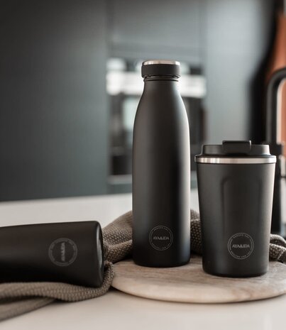 AYA & IDA AYA & IDA Thermo RVS Drinkfles 500 ml Mat zwart AYA & IDA AYA & IDA Thermo RVS Drinkfles 500 ml Mat zwart
