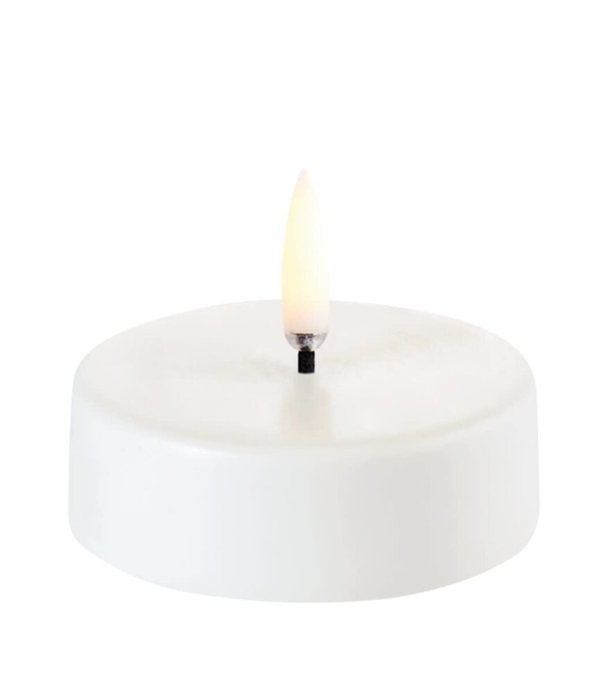Uyuni Lighting Uyuni Lighting LED WAX maxi theelicht Ø6.1 H5cm Nordic white Uyuni Lighting Uyuni Lighting LED WAX maxi theelicht Ø6.1 H5cm Nordic white