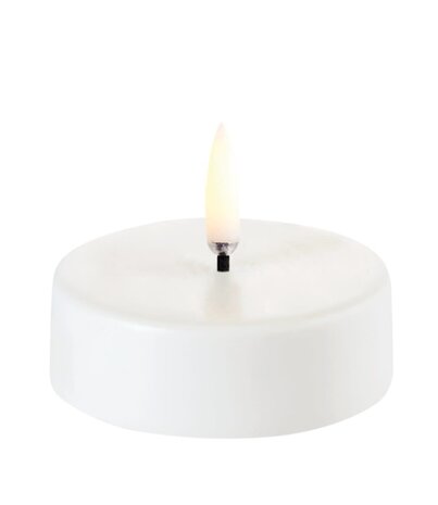 Uyuni Lighting Uyuni Lighting LED WAX maxi theelicht Ø6.1 H5cm Nordic white Uyuni Lighting Uyuni Lighting LED WAX maxi theelicht Ø6.1 H5cm Nordic white