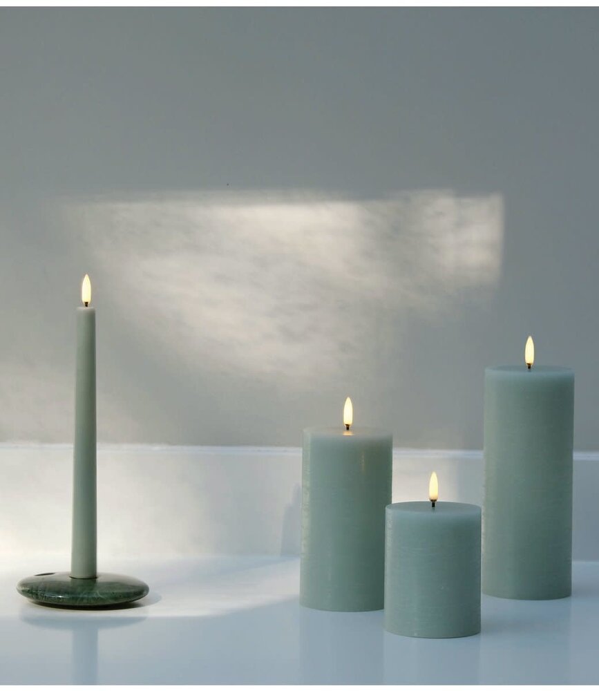 Uyuni Lighting Uyuni Lighting LED Wax stompkaars Ø7,8 x 20cm Rustiek Dusty Green