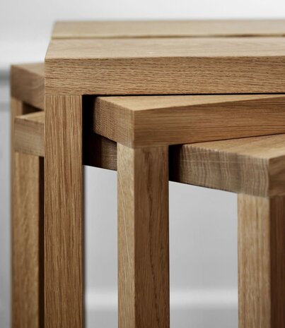Moebe Moebe Peg Stool kruk eiken Moebe Moebe Peg Stool kruk eiken