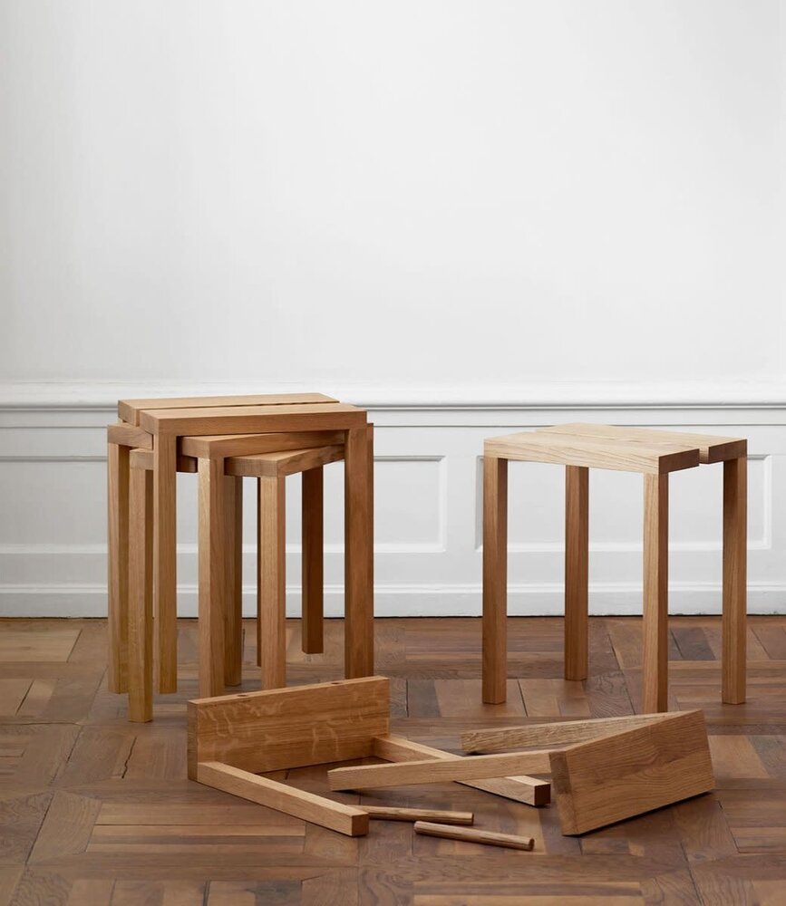 Moebe Moebe Peg Stool kruk eiken Moebe Moebe Peg Stool kruk eiken