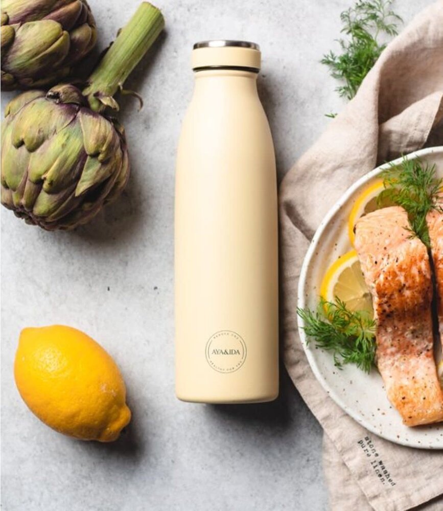 AYA & IDA AYA & IDA Thermo RVS Drinkfles 500 ml Butter Yellow AYA & IDA AYA & IDA Thermo RVS Drinkfles 500 ml Butter Yellow