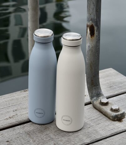 AYA & IDA AYA & IDA Thermo RVS Drinkfles 500 ml Winter Wit AYA & IDA AYA & IDA Thermo RVS Drinkfles 500 ml Winter Wit