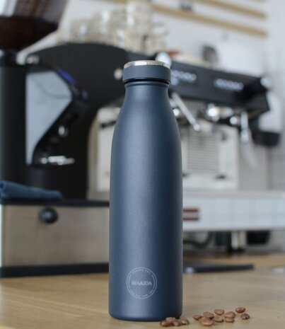 AYA & IDA AYA & IDA Thermo RVS Drinkfles 500 ml Navy Blue AYA & IDA AYA & IDA Thermo RVS Drinkfles 500 ml Navy Blue