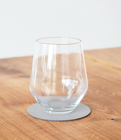 LIND DNA LIND DNA Glas Onderzetter Circle Nupo Gerecycled Leer Light Grey LIND DNA LIND DNA Glas Onderzetter Circle Nupo Gerecycled Leer Light Grey