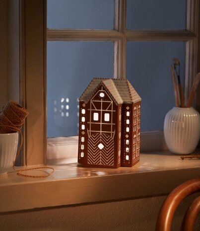 Kähler Design Kähler Design Urbania Gingerbread Light House H17cm Kähler Design Kähler Design Urbania Gingerbread Light House H17cm