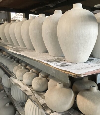 LINDFORM LINDFORM vaas Bari Grey H10cm Large LINDFORM LINDFORM vaas Bari Grey H10cm Large