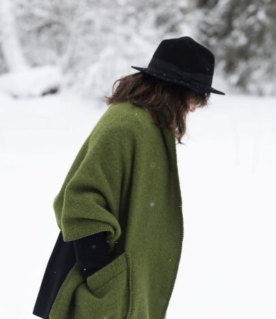 Lapuan Kankurit Lapuan Kankurit Uni woolen wrap scarf with pockets 60x170 Olive Lapuan Kankurit Lapuan Kankurit Uni woolen wrap scarf with pockets 60x170 Olive