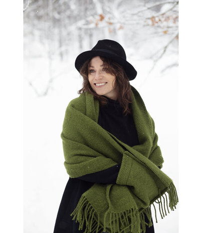 Lapuan Kankurit Lapuan Kankurit Uni woolen wrap scarf with pockets 60x170 Olive Lapuan Kankurit Lapuan Kankurit Uni woolen wrap scarf with pockets 60x170 Olive