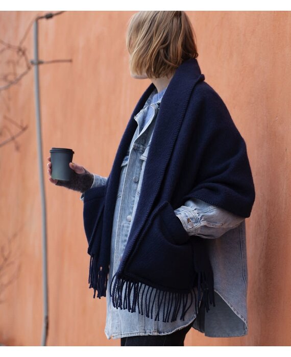 Lapuan Kankurit Uni wollen omslag sjaal met zakken 60x170 middernacht blauw