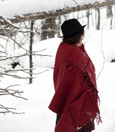 Lapuan Kankurit Lapuan Kankurit Uni woolen wrap scarf with pockets 60x170 Dark red Lapuan Kankurit Lapuan Kankurit Uni woolen wrap scarf with pockets 60x170 Dark red