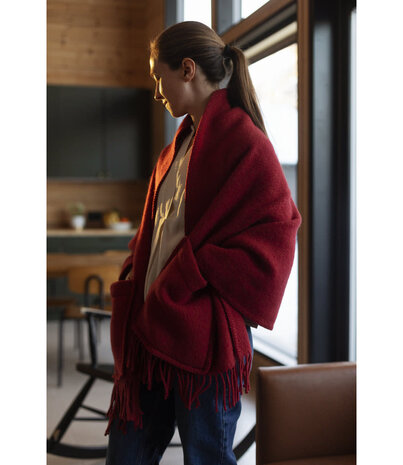 Lapuan Kankurit Lapuan Kankurit Uni woolen wrap scarf with pockets 60x170 Dark red Lapuan Kankurit Lapuan Kankurit Uni woolen wrap scarf with pockets 60x170 Dark red