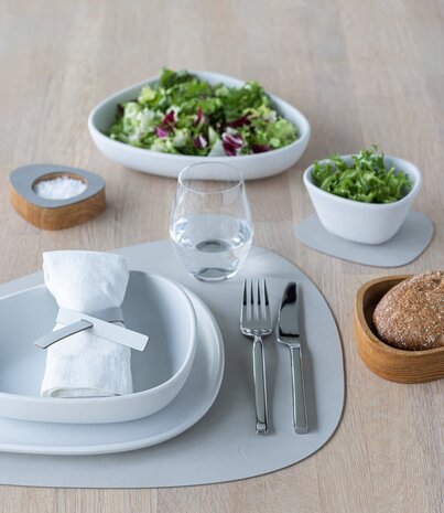 LIND DNA LIND DNA Table Mat Curve L Nupo Recycled Leather Oyster White LIND DNA LIND DNA Table Mat Curve L Nupo Recycled Leather Oyster White