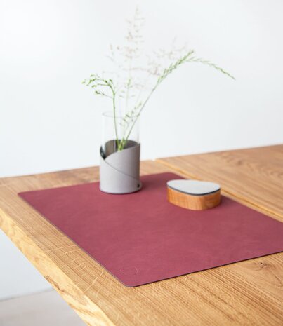 LIND DNA LIND DNA Table Mat Square L Nupo Recycled Leather Black LIND DNA LIND DNA Table Mat Square L Nupo Recycled Leather Black