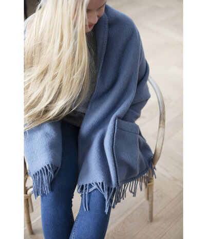 Lapuan Kankurit Lapuan Kankurit Uni woolen wrap scarf with pockets 60x170 Rainy Blue Lapuan Kankurit Lapuan Kankurit Uni woolen wrap scarf with pockets 60x170 Rainy Blue