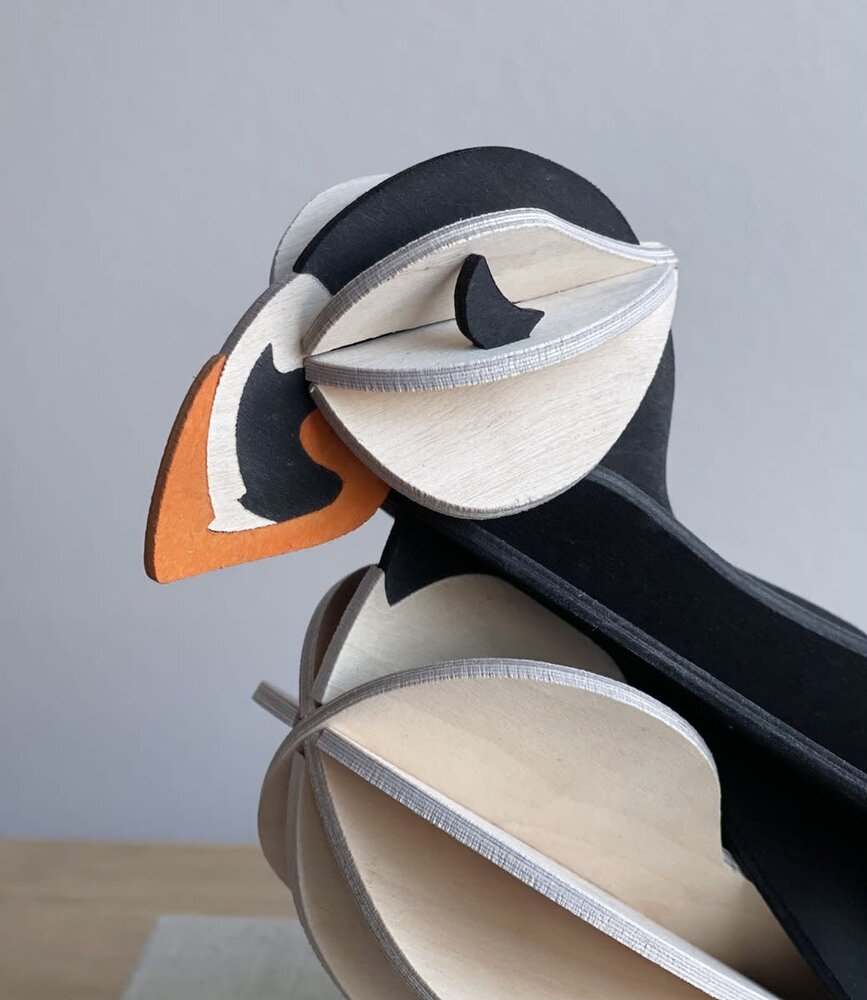 LOVI LOVI papegaaiduiker Puffin zwart oranje (diverse formaten) LOVI LOVI papegaaiduiker Puffin zwart oranje (diverse formaten)