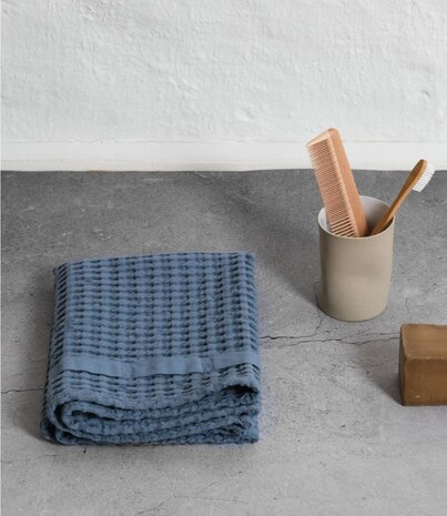 The Organic Company The Organic Company Wafel handdoek 50x75cm Grijsblauw GOTS gecertificeerd The Organic Company The Organic Company Wafel handdoek 50x75cm Grijsblauw GOTS gecertificeerd
