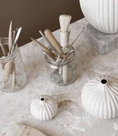 LINDFORM LINDFORM vase Bari Sand White Light Deep Line H6cm Small LINDFORM LINDFORM vase Bari Sand White Light Deep Line H6cm Small