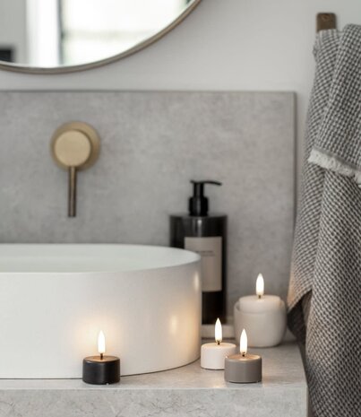 Uyuni Lighting Uyuni Lighting LED WAX tea light 400+ Ø4 H4.9cm Nordic White incl. battery Uyuni Lighting Uyuni Lighting LED WAX tea light 400+ Ø4 H4.9cm Nordic White incl. battery