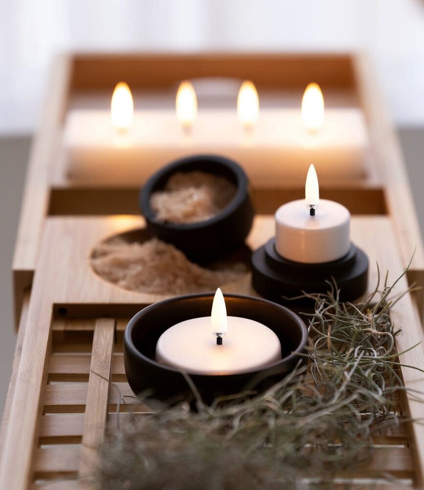 Uyuni Lighting Uyuni Lighting LED WAX theelicht 400+ Ø4 H4,9cm Nordic White incl. batterij Uyuni Lighting Uyuni Lighting LED WAX theelicht 400+ Ø4 H4,9cm Nordic White incl. batterij