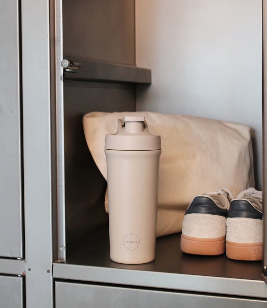 AYA & IDA AYA & IDA Shaker Shakebeker 750 ml Beige AYA & IDA AYA & IDA Shaker Shakebeker 750 ml Beige