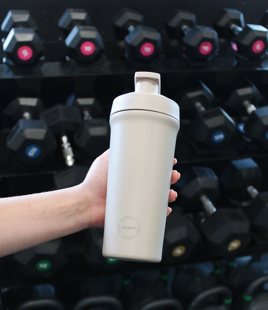 AYA & IDA AYA & IDA Shaker Shakebeker 750 ml Beige AYA & IDA AYA & IDA Shaker Shakebeker 750 ml Beige