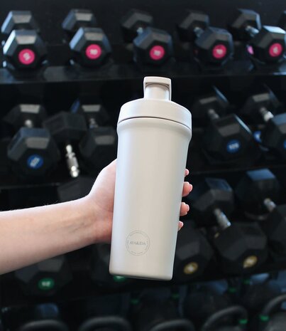AYA & IDA AYA & IDA Shaker Shakebeker 750 ml Beige AYA & IDA AYA & IDA Shaker Shakebeker 750 ml Beige