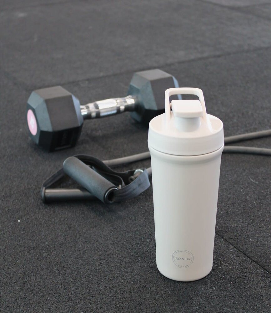 AYA & IDA AYA & IDA Shaker Shakebeker 750 ml Beige AYA & IDA AYA & IDA Shaker Shakebeker 750 ml Beige