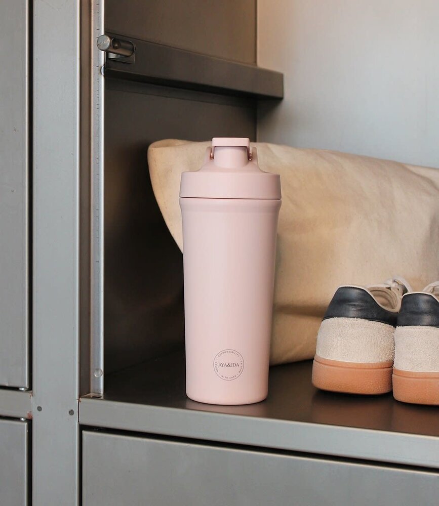 AYA & IDA AYA & IDA Shaker Bottle 750 ml soft pink AYA & IDA AYA & IDA Shaker Bottle 750 ml soft pink