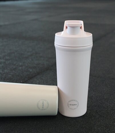 AYA & IDA AYA & IDA Shaker Bottle 750 ml soft pink AYA & IDA AYA & IDA Shaker Bottle 750 ml soft pink
