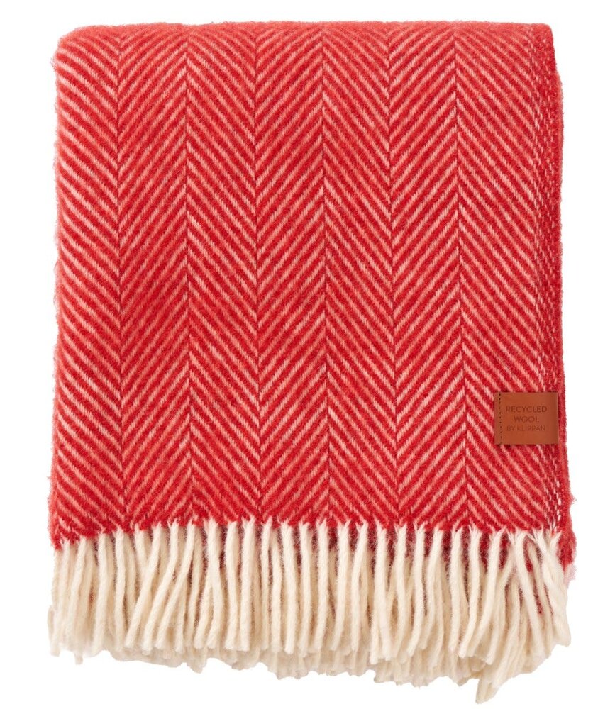 Klippan Klippan Herringbone plaid 130x180cm 50% recycled lambswool Radish Klippan Klippan Herringbone plaid 130x180cm 50% recycled lambswool Radish