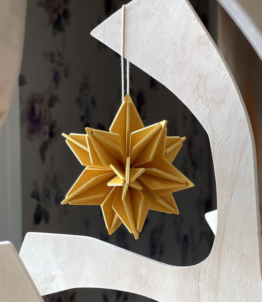 LOVI Lovi Star birchwood Honey Yellow DIY package - 2 sizes - perfect to send as a gift LOVI Lovi Star birchwood Honey Yellow DIY package - 2 sizes - perfect to send as a gift