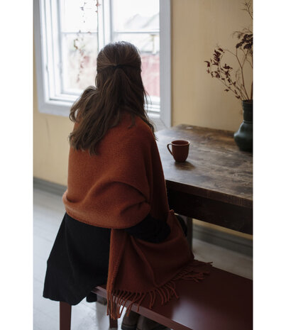 Lapuan Kankurit Lapuan Kankurit Uni woolen wrap scarf with pockets 60x170 Cinnamon Lapuan Kankurit Lapuan Kankurit Uni woolen wrap scarf with pockets 60x170 Cinnamon