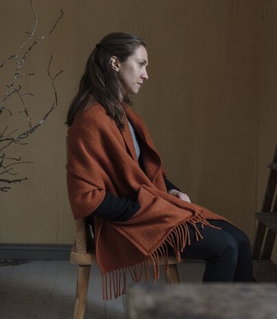 Lapuan Kankurit Lapuan Kankurit Uni woolen wrap scarf with pockets 60x170 Cinnamon Lapuan Kankurit Lapuan Kankurit Uni woolen wrap scarf with pockets 60x170 Cinnamon