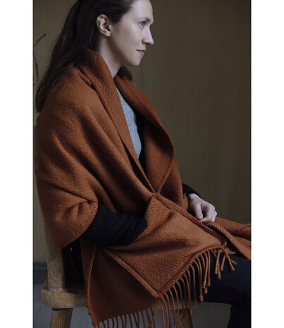 Lapuan Kankurit Lapuan Kankurit Uni woolen wrap scarf with pockets 60x170 Cinnamon Lapuan Kankurit Lapuan Kankurit Uni woolen wrap scarf with pockets 60x170 Cinnamon