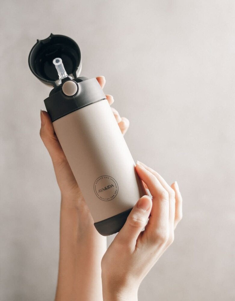 AYA & IDA AYA & IDA Thermo RVS Kinder Drinkfles met rietje 350 ml Beige AYA & IDA AYA & IDA Thermo RVS Kinder Drinkfles met rietje 350 ml Beige