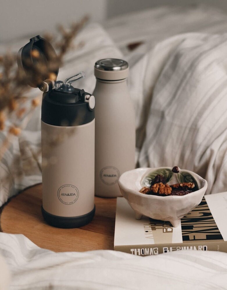 AYA & IDA AYA & IDA Thermo RVS Kinder Drinkfles met rietje 350 ml Beige AYA & IDA AYA & IDA Thermo RVS Kinder Drinkfles met rietje 350 ml Beige