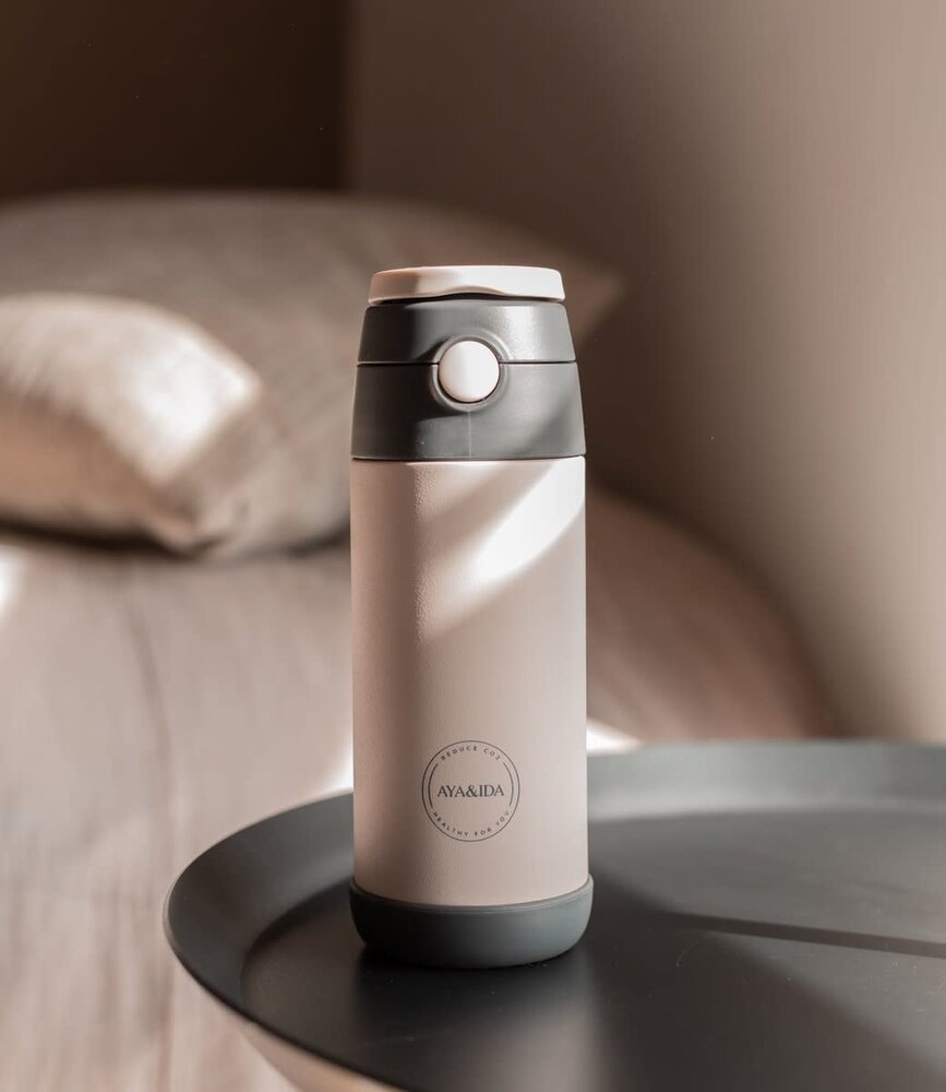 AYA & IDA AYA & IDA Thermo RVS Kinder Drinkfles met rietje 350 ml Beige AYA & IDA AYA & IDA Thermo RVS Kinder Drinkfles met rietje 350 ml Beige