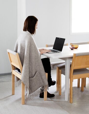 Lapuan Kankurit Lapuan Kankurit Uni wool scarf with pockets 60x170 Beige melange Lapuan Kankurit Lapuan Kankurit Uni wool scarf with pockets 60x170 Beige melange