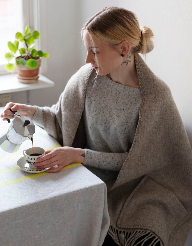 Lapuan Kankurit Lapuan Kankurit Uni wool scarf with pockets 60x170 Beige melange Lapuan Kankurit Lapuan Kankurit Uni wool scarf with pockets 60x170 Beige melange