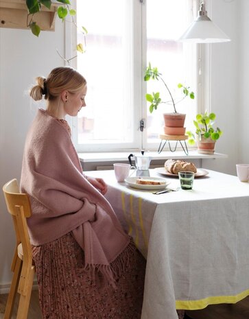 Lapuan Kankurit Lapuan Kankurit Uni wool scarf with pockets 60x170 Dusty rose Lapuan Kankurit Lapuan Kankurit Uni wool scarf with pockets 60x170 Dusty rose