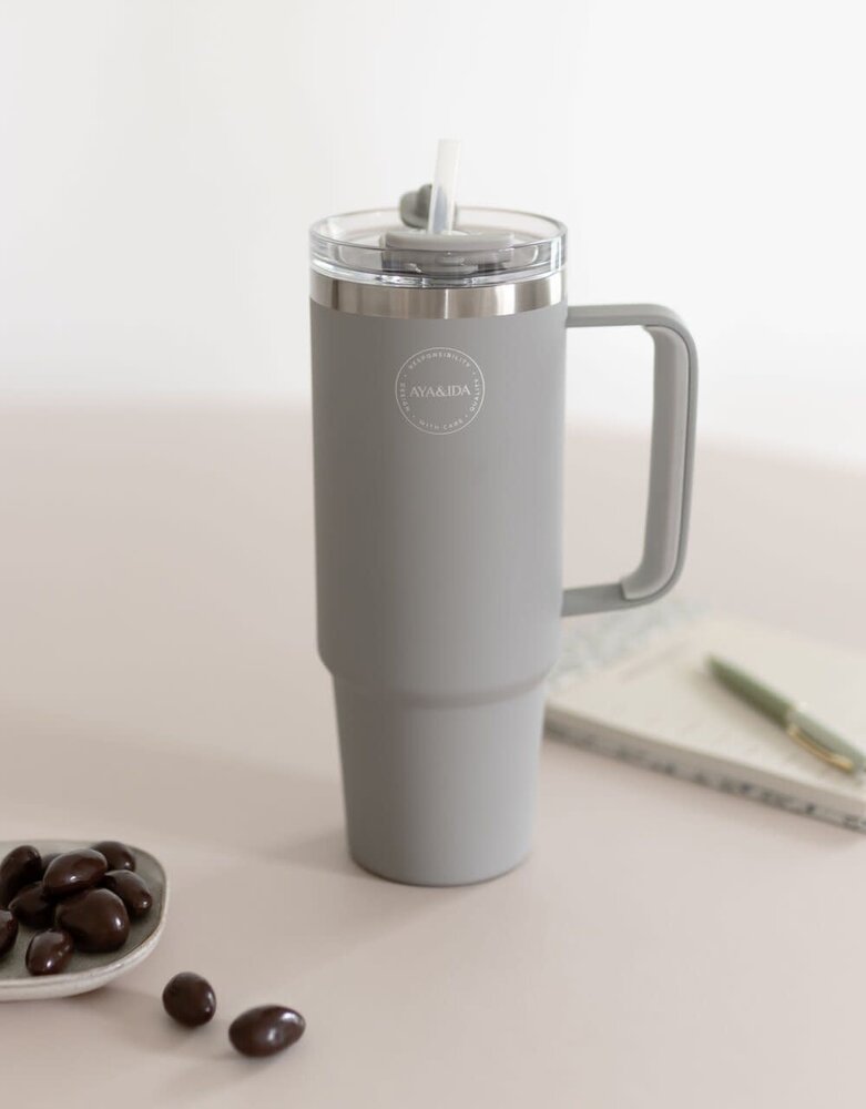 AYA & IDA AYA & IDA Thermo cup with straw 885ml light grey AYA & IDA AYA & IDA Thermo cup with straw 885ml light grey