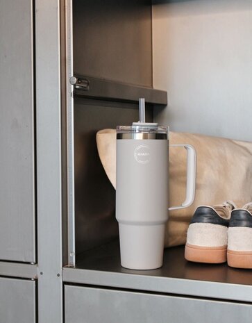 AYA & IDA AYA & IDA Thermo cup with straw 885ml light grey AYA & IDA AYA & IDA Thermo cup with straw 885ml light grey