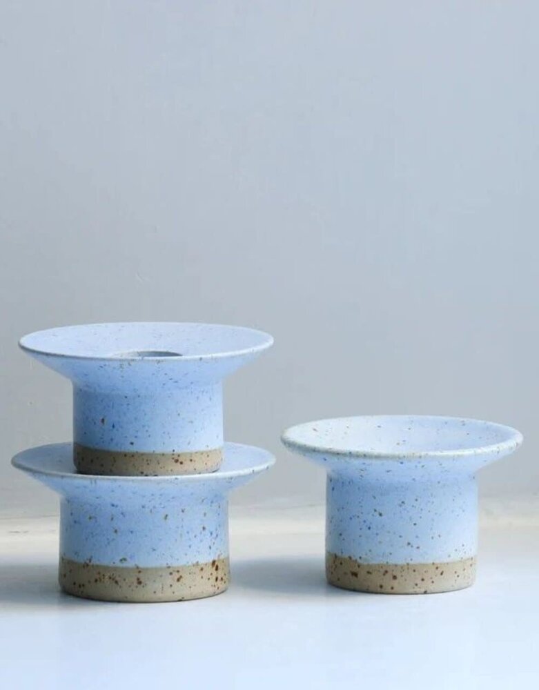 Studio Arhoj Studio Arhoj Hono kandelaar Dusty Blue Studio Arhoj Studio Arhoj Hono kandelaar Dusty Blue