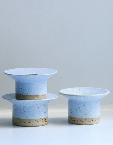 Studio Arhoj Studio Arhoj Hono kandelaar Dusty Blue Studio Arhoj Studio Arhoj Hono kandelaar Dusty Blue